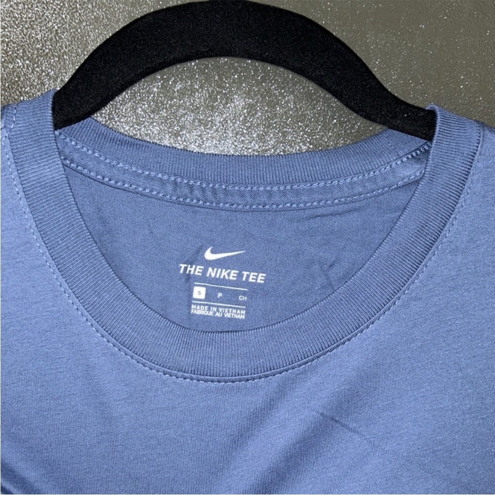 Nike pocket shirt sleeve - Picture 7 of 9